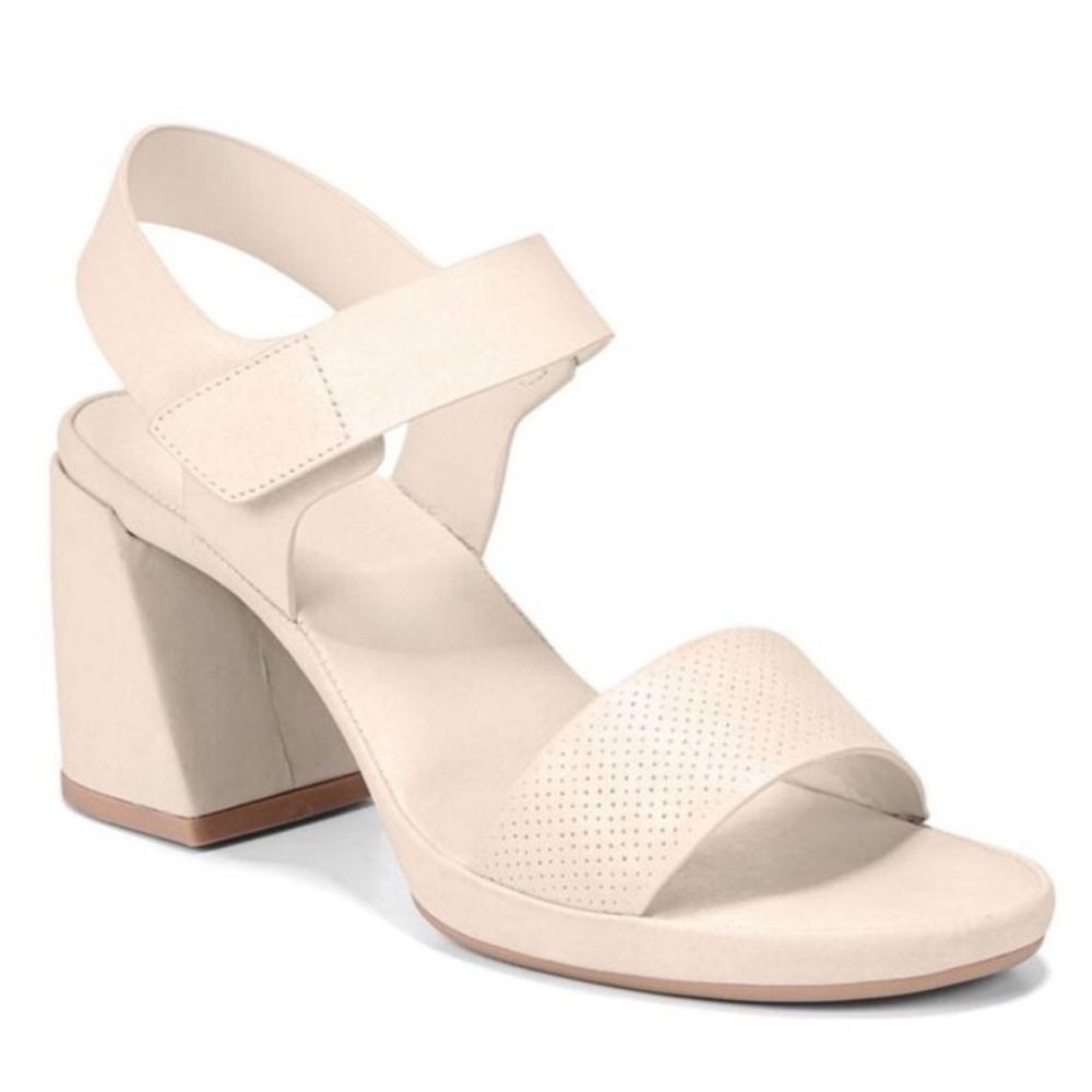 Naturalizer Genn-Rise Ankle Strap Sandals Pale Ivory  Leather Women’s Size 9